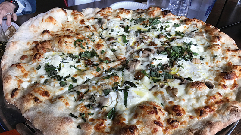 Stubborn-Brother-Giavanna_s-White-pizza